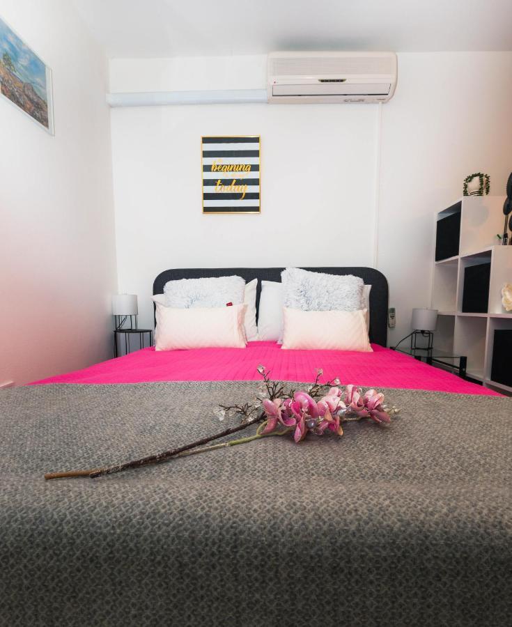 Apartments Mary & Free Parking Rovinj Buitenkant foto