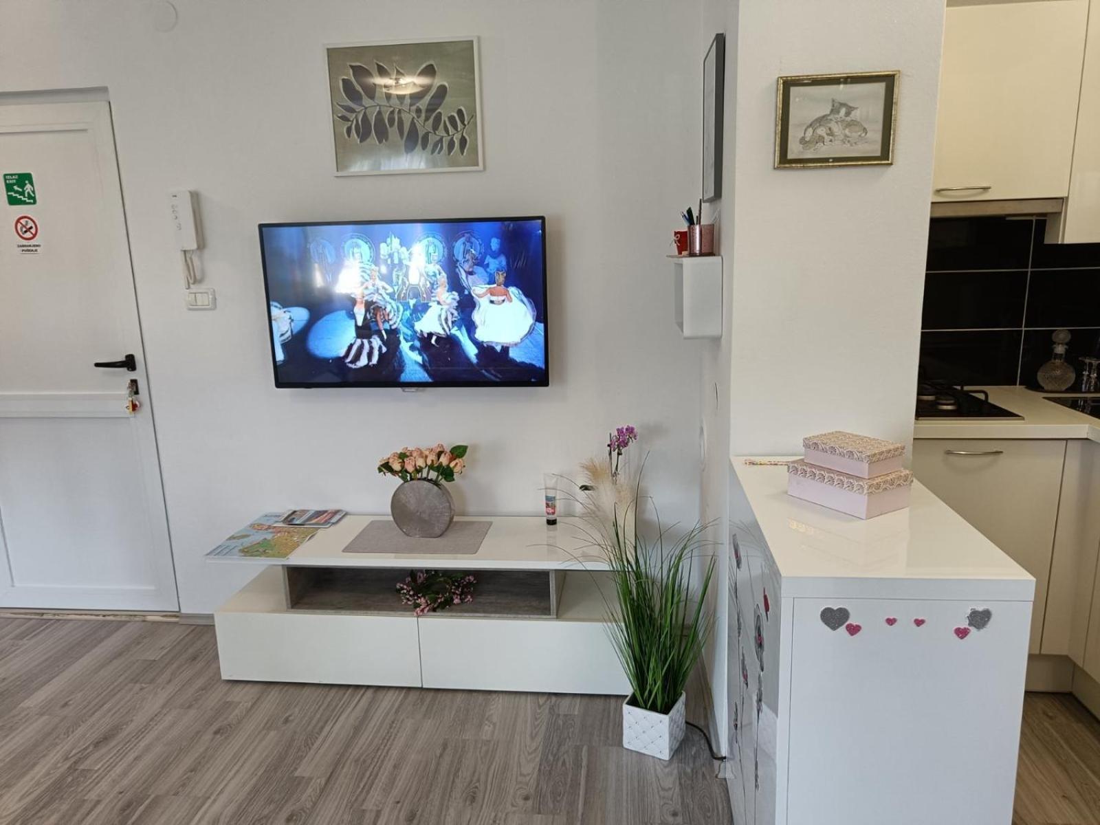 Apartments Mary & Free Parking Rovinj Kamer foto